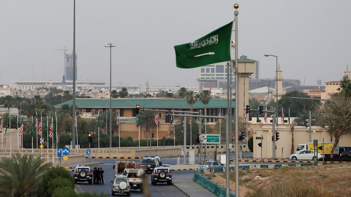 ورد الان   : السعودية تصدر بيانا عاجلا بإيقاف مسؤولين بارزين بهذه التهم الخطيرة ! ( التفاصيل )