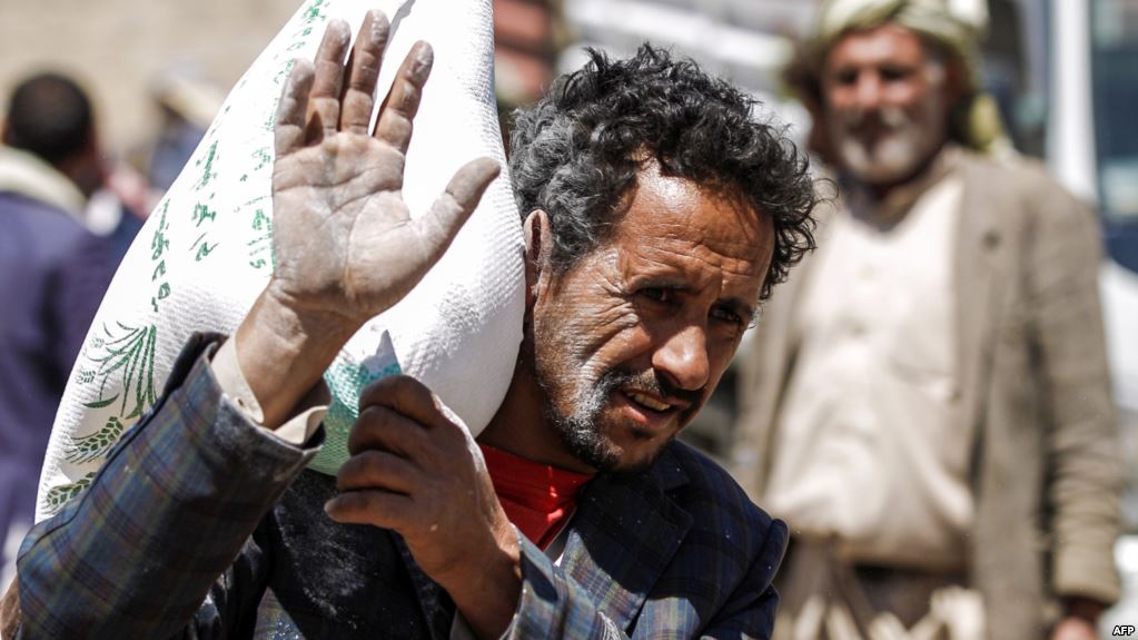 عاجل : خبر غير سار : يزعج المواطنين في اليمن .. إجراءات جديدة تفاقم المعاناة  لأهم ما يعيش عليه الناس 