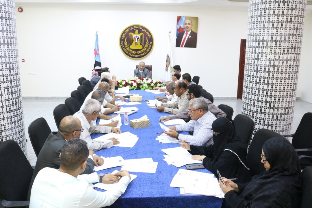 المجلس الانتقالي يصدر بيان حول تفاصيل زيارة عيدروس الزبيدي إلى روسيا 