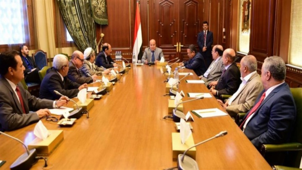 نشرها مراسل قناة الجزيرة.. تعرف على مرتبات مسئولي الشرعية المخيفة في ظل معاناة المواطنين