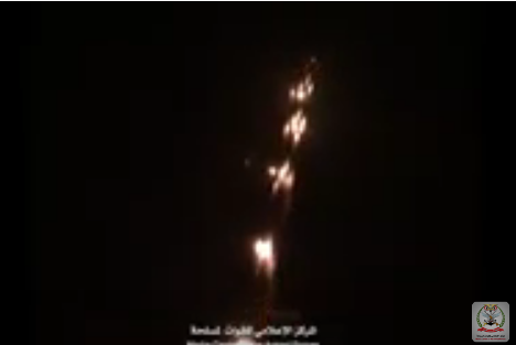 شاهد بالفيديو :  الجيش الوطني يمطر الحوثيين في صنعاء بوابل من الصواريخ 