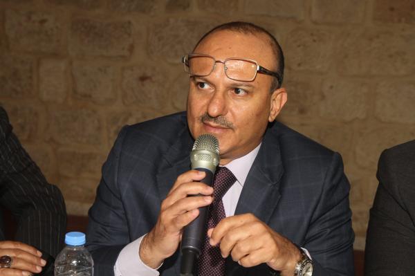 "يحي صالح عفاش " يخرج عن صمته موجهاً رداً ناسفاً على رغبة الشيخ " حميد الاحمر " للقاء مع أحمد علي صالح 