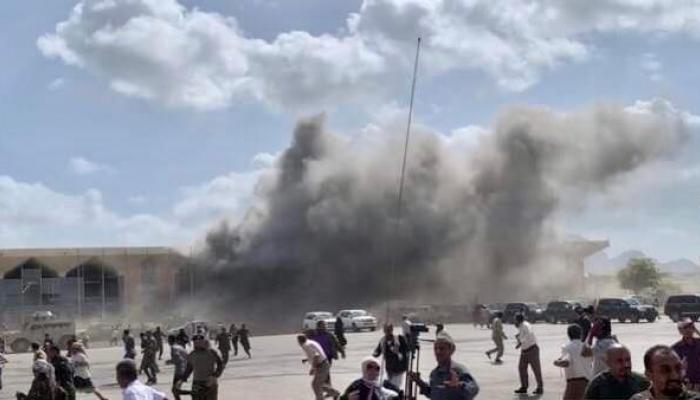 من هو المسئول في الحكومة اليمنية الجديدة  الذي أصيب بتفجيرات مطار عدن الدولي ولم يعلن او يصدر اي بيان عنه حتى اللحظة ؟! .. الاسم      