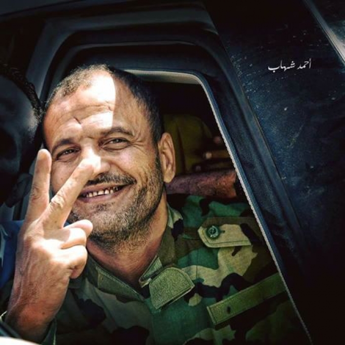 حدث في عدن  .. هبوط أول طائرة بصورة مفاجئة بين انقاض الدمار .. والغريب الكشف عن هوية الطاقم ونوع الطائرة