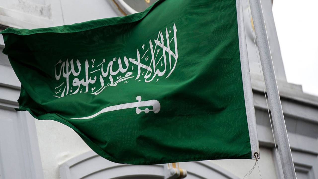 السعودية تفاجئ الوافدين وتفرض رسوم كبيرة على الجميع .. والكشف عن السبب!!