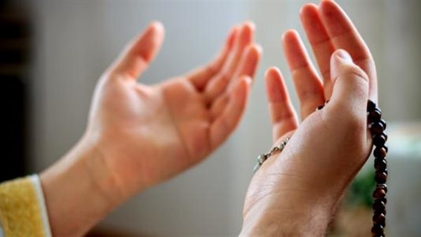 ترفع عنك البلاء وتفتح لك كل أبواب الرزق .. أفضل ثلاثة أدعية نصحنا بها النبي ﷺ