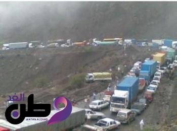 أول تعليق حوثي بشأن وفاة وإصابة 8 مغتربين في حادث انقلاب سيارة من أحد المنحدرات غربي صنعاء 