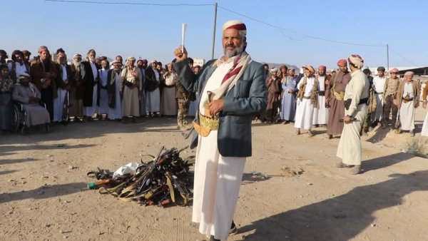 هذا ما حدث قبل قليل في مأرب بعد تدخل مشائخها وشخصيات قبلية من صنعاء ( تفاصيل )