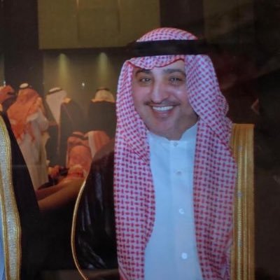 مستشار سعودي .. الاحمر ذبح الشرعية وهادي لن يعود إلى اليمن .. وسيطلب تكملة نهاية السيناريو في هذه الدولة مدى العمر