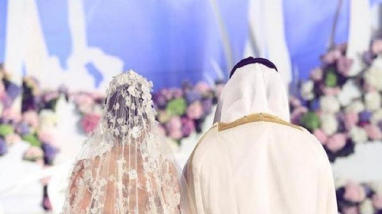 ماذا يحدث للرجل المتزوج بعد سن الأربعين؟؟.. مستشارة سعودية تفجر مفاجأة وتنبه النساء