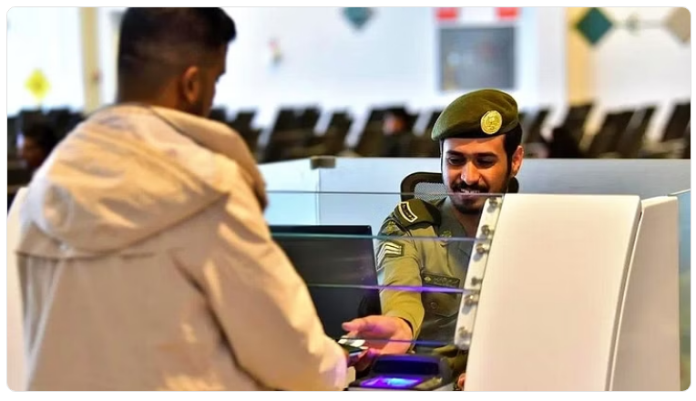 هل سيكون مجاني؟ .. السعودية تصدر قرار صادم يتعلق برسوم جواز السفر