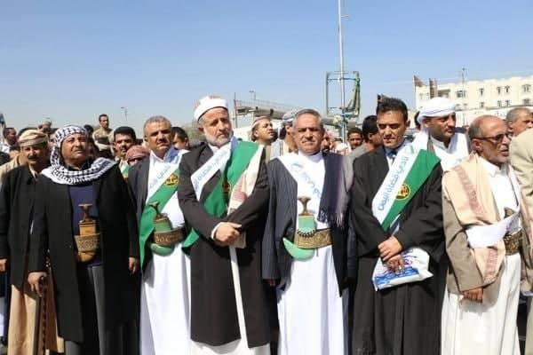 من هم الاشخاص "ذات منصب رفيع" الذين رفضوا قرارات لجنة الحوثي في صنعاء ومالذي فعلوه ليرضخ الحوثي لمطالبهم 