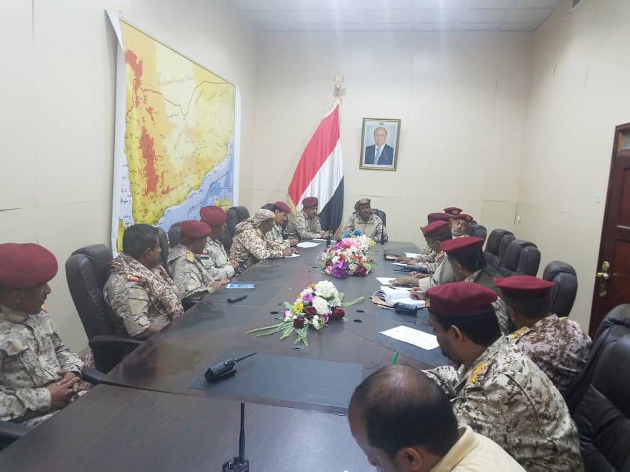 عاجل   : بن عزيز يعقد اجتماعا طارئا بقيادة وزارة الدفاع وهذا ما خرج به
