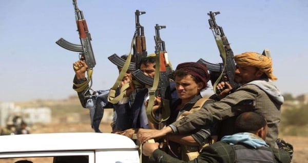 مليشيا الحوثي تسوق مئات المهمشين والأفارقة إلى جبهات القتال