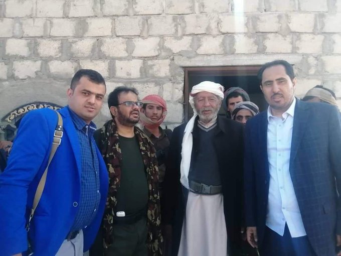 شاهد اول صورة للوزير الجنوبي الذي رفض استقباله في عدن .. وطار إلى مأرب لـ يظهر مع اللواء بحيبح على نحو غير مألوف 