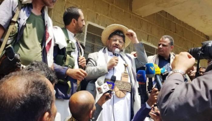 صراعات الحوثيين تتسع .. "جناح صنعاء" يستنجد بالشرعية واتصالات مكثفة بشخصيات عدة للتوسط لدى التحالف.