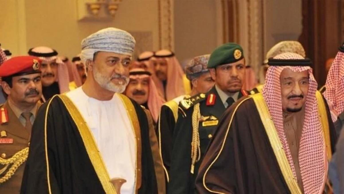  بعد غيابه عن القمة الخليجية في العلا .. إجراءات عاجلة يبثها التلفزيون العماني من السلطان هيثم بن طارق مع "الملك سلمان" 