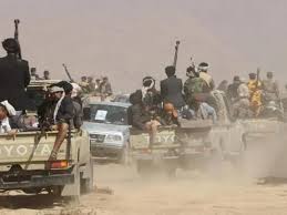 مليشيا الحوثي تدفع بتعزيزات عسكرية كبيرة من ذمار إلى جبهات القتال في كرش بلحج