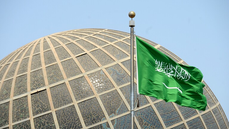 للمغتربين.. السعودية تعلن عن قائمة جديدة المهن المسموح للمقيمين في المملكة العمل بها بدون كفيل