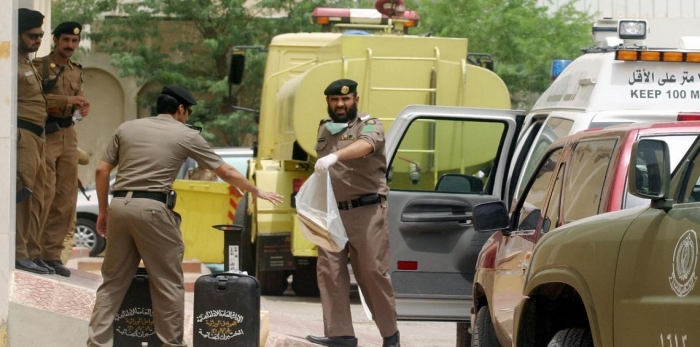 غرامة ضخمة لكل مواطن ومقيم في السعودية يبيع او يوزع هذه الأغراض مجانا أو بنقود.. تعرف عليها