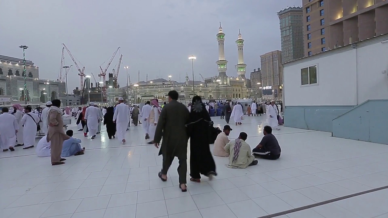 غرامة 50 ألف ريال والسجن لكل وافد أو مقيم يرتكب هذه المخالفات الجديدة على ساحات الحرم المكي 