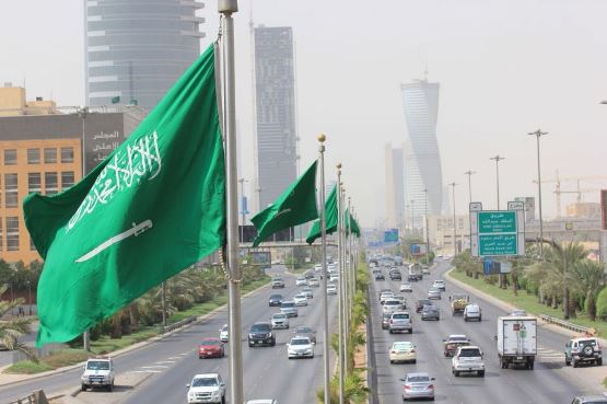 ضربة موجعه للمغتربين .. السعودية تمنع نهائيا استخراج فيزة زيارة لمن لايتوفر لديه هذا الشرط