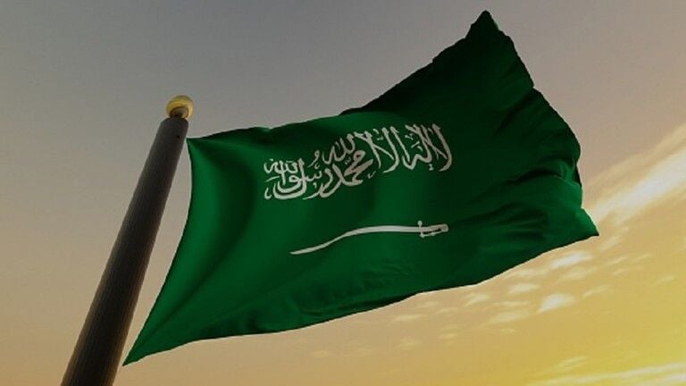 بتوجيهات ملكية : السعودية تكشف عن رسوم اصدار اقامة مدى الحياة للمقيم واسرته .. تفاصيل