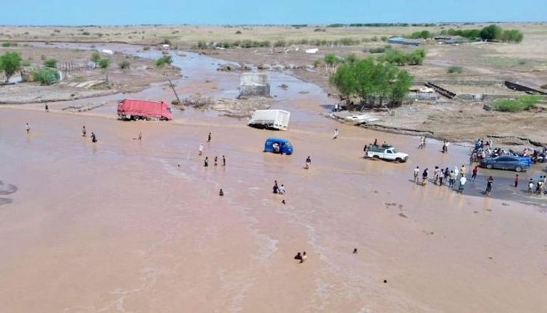 بتوجيه من طارق صالح.. المقاومة الوطنية تستعد لدخول الحديدة لإغاثة منكوبي السيول