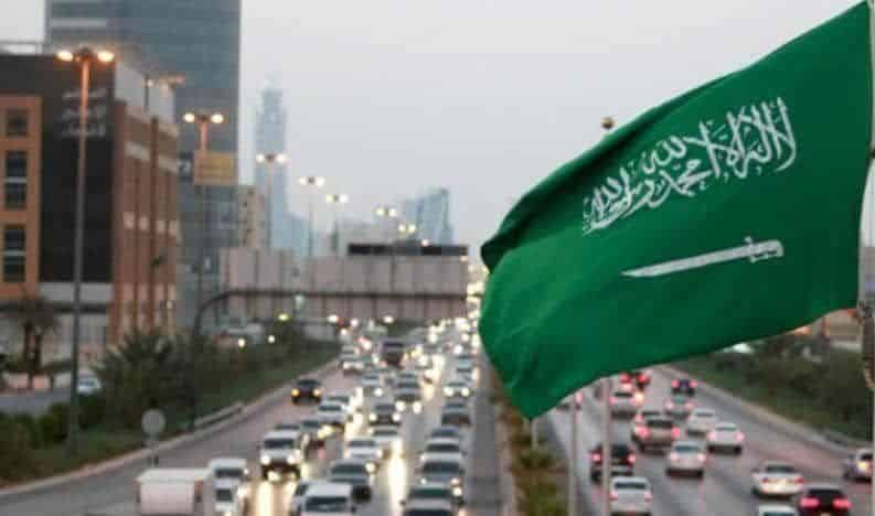 السعودية تعلن عن أسعد خبر للمغتربين..جميع العاملين في هذه المهن سيتم اعفاؤهم من رسوم تجديد الإقامة