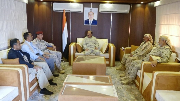 مصادر عسكرية تكشف حالة الطوارئ التي أعلنها " علي محسن الاحمر" باستدعاء قادة المناطق العسكرية السادسة والسابعة المتمركزة في نهم والجوف من أجل هذه المهمة