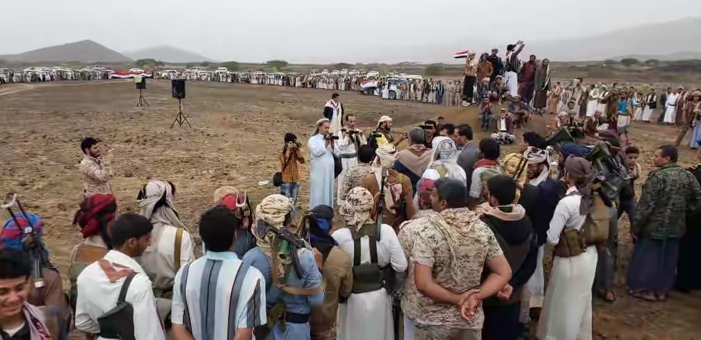 شيخ قبلي بارز يصل البيضاء للوساطة والحوثيون يقرعون طبول الحرب ويسعون لشق القبائل دون توقف!!