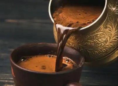 طبيب سعودي يكشف مفاجئة صادمة..هذا ما يفعله فنجان القهوة بدماغك اذا استخدمته بهذه الطريقة !