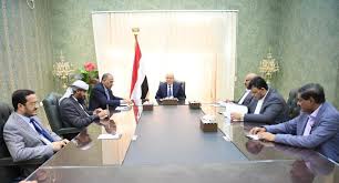مسؤول حكومي يزف البشرى لأبناء الشعب اليمني عقب صدور هذه القرارات الرئاسية المهمة