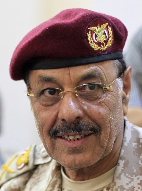  " الجنرال علي محسن " يستفيق على فاجعة كبرى حدثت في سجون مليشيا الحوثيين .. ويطلق أول دعوة عاجلة 