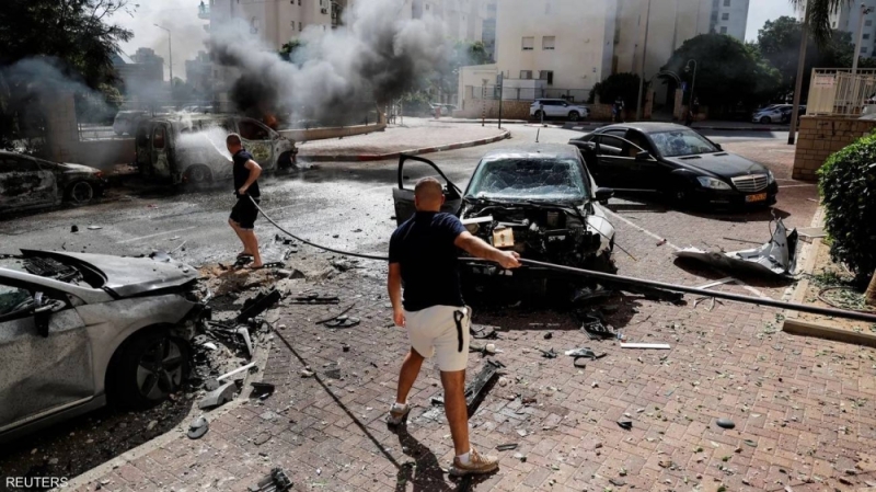 عاجل .. الطيران الحربي الإسرائيلي يدمر مجمع الأنصار وسط غزة .. تفاصيل اكثر 