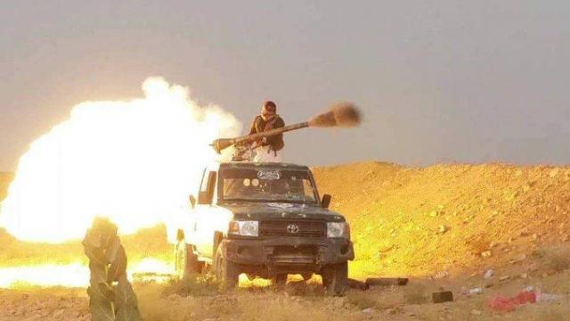 شاهد: مقاطع فيديو من مأرب تظهر تقدم عظيم للجيش الوطني وغنائم مذهلة تركها الحوثييون خلفهم اثناء الهروب الكبير