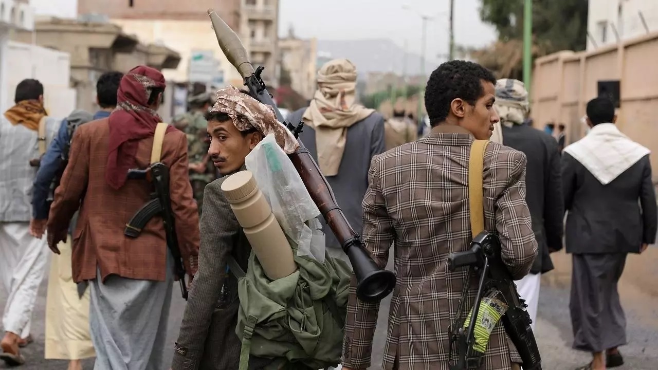 انباء واردة .. اشتباكات حوثية عنيفة مع قبائل هاشمية في هذه المحافظة ومصادر تكشف الاسباب