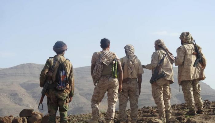  الجنرال الأحمر يصل مأرب على رأس قوات عسكرية ضخمة لقيادة المعركة ضد مليشيا  الحوثيين