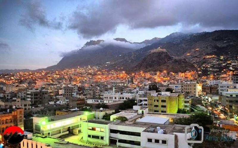 يحدث في تعز ...  إنفجار الوضع عسكرياً بين قوات طارق صالح والأمن  في هذا المكان الهام