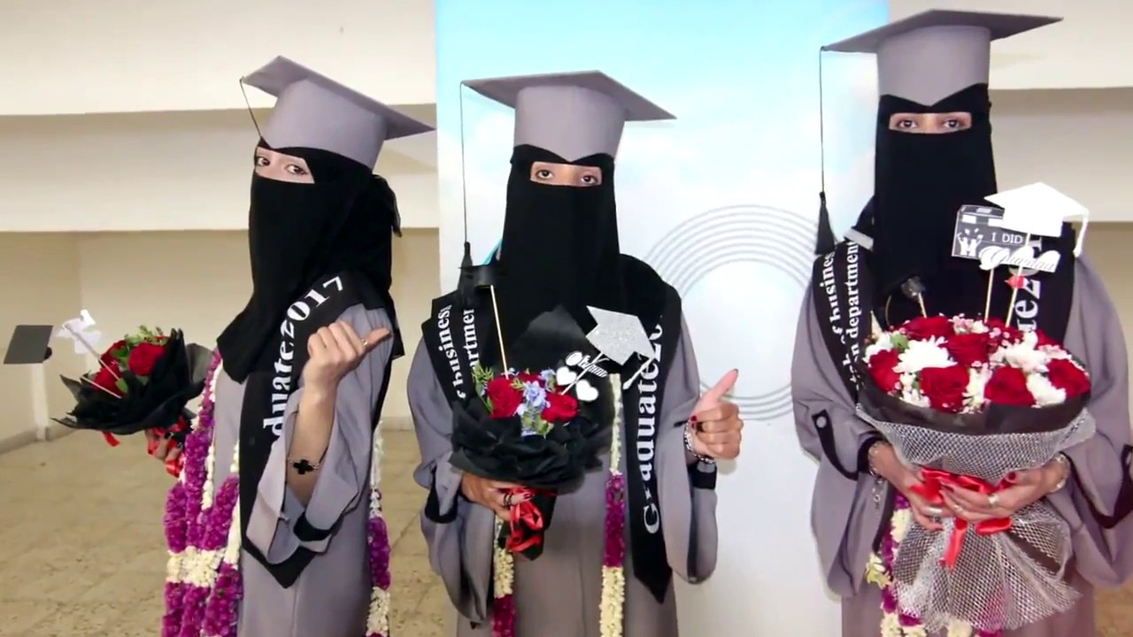 لأول مرة يحدث ذلك .. جماعة الحوثي تفرض زي موحد لطالبات جامعة " صنعاء" وتوجيهات بفصل الطلاب (تفاصيل)