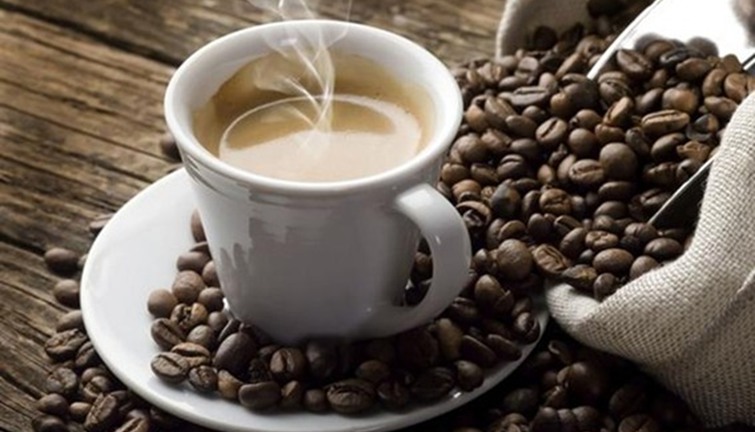 مختص قلب سعودي يكشف الحالة الخطيرة التي يتحول فيها فنجان القهوة الى سم..
