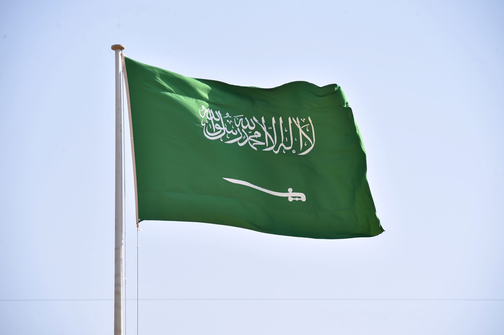 غرامة مليونية  .. السعودية تضبط 490 عامل يمارسون هذه المهن الغير مسعودة  .. تعرف عليها