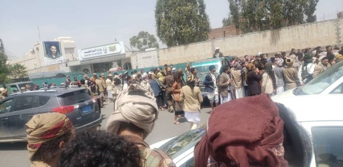 وقفة احتجاجية بصنعاء تطالب الحوثيين بمحاسبة قتلة احد ابناء القبيطة
