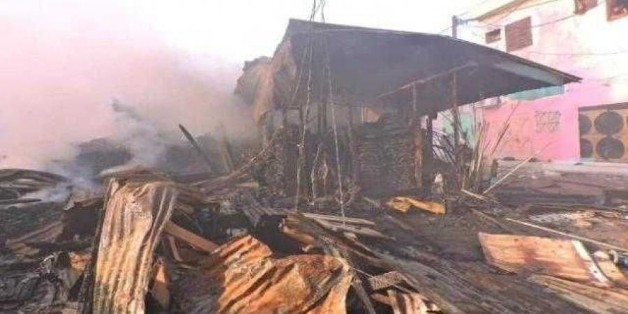 عاجل          : اليمنيين يستفيقون على خسائر فادحة في بلاد المهجر " جيبوتي  " وسط سحائب الدخان والحريق الضخم يلتهم كل شيئ