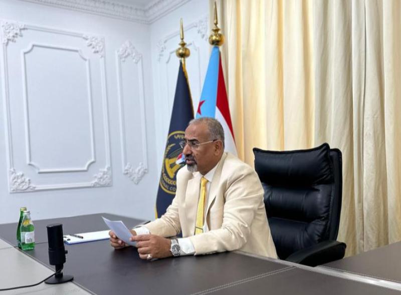 الزبيدي يدحض الشائعات ويعلن موقف المجلس الانتقالي من تعيين"بن مبارك" رئيساً لمجلس الوزراء
