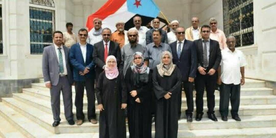 رسميا الإنتقالي يكشف السبب الحقيقي لمنع قياداته من العودة إلى عدن و يعترف بـ " طعنة التحالف "