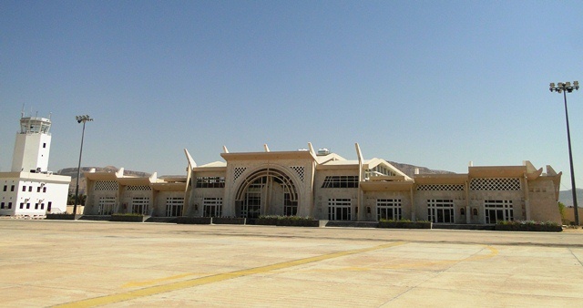 عاجل  وحصري  : (السعودية تُعلنها صراحةً لليمنيين ) لا خطوط برية وجوية وبحرية مع اليمن بعد اليوم .. وهذا ماحدث للطائرة اليمنية في جدة قبل ساعات 