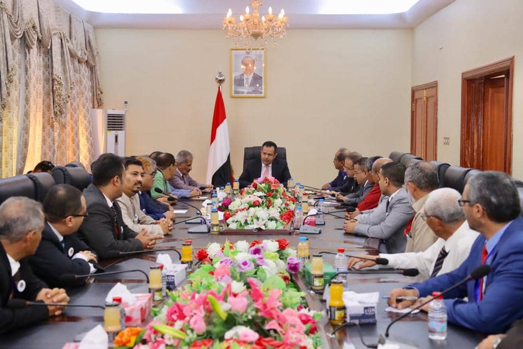 مصدر بأمانة المجلس يكشف رفض وزراء المشاركة في اجتماع مجلس الوزراء ويشكك بصحة إجراءات الانعقاد