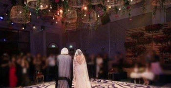 سعودي تزوج عروستين في ليلة واحدة فقامت إحداهما بأمر غريب جعلته يبكي كالأطفال!!