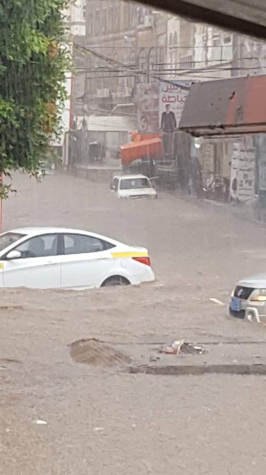 شاهد .. حجم الأضرار التي خلفتها السيول في العاصمة صنعاء .. ( تفاصيل+صور)